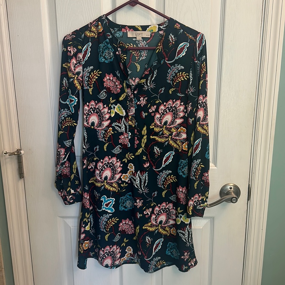 LOFT Floral long sleeve shirt dress. EUC. 00P